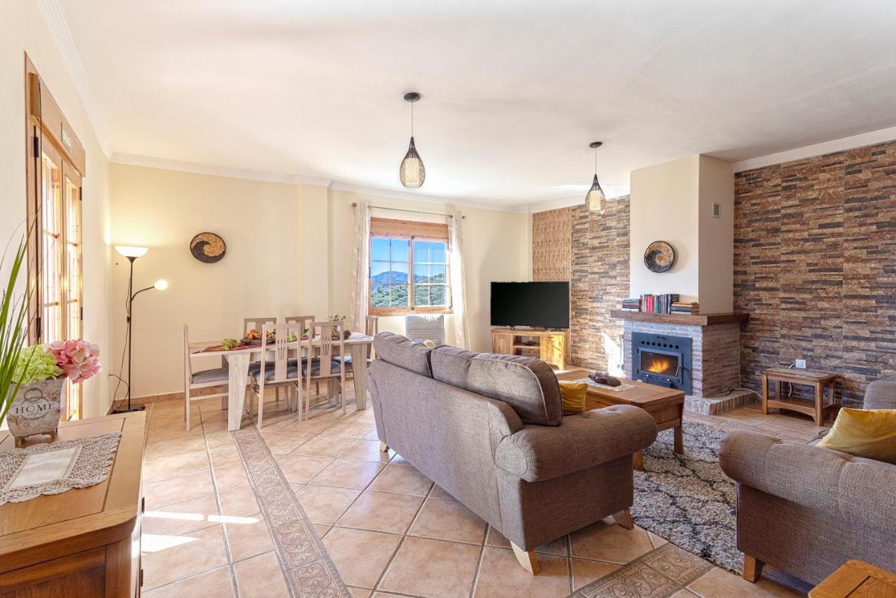 Casa Del Valle Con Piscina Privada Βίλα Alcaucín Εξωτερικό φωτογραφία